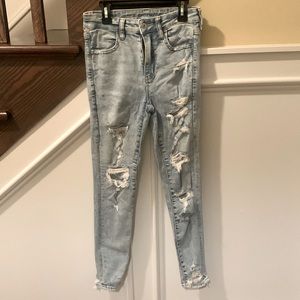 American eagle size 2 light blue acid wash ripped skinny jeans